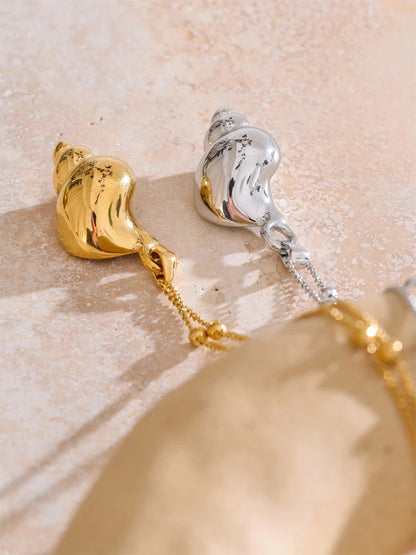 Ocean style metal conch pendant necklace - product image