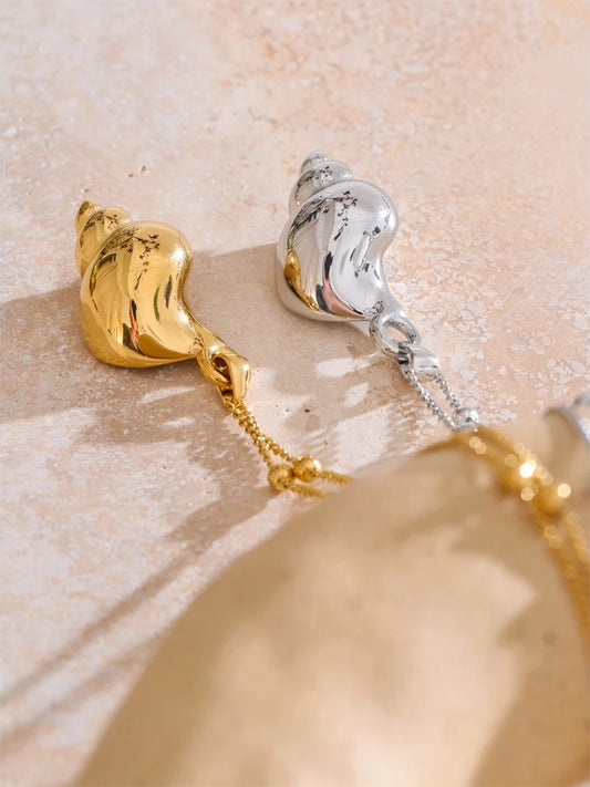 Ocean style metal conch pendant necklace - product image