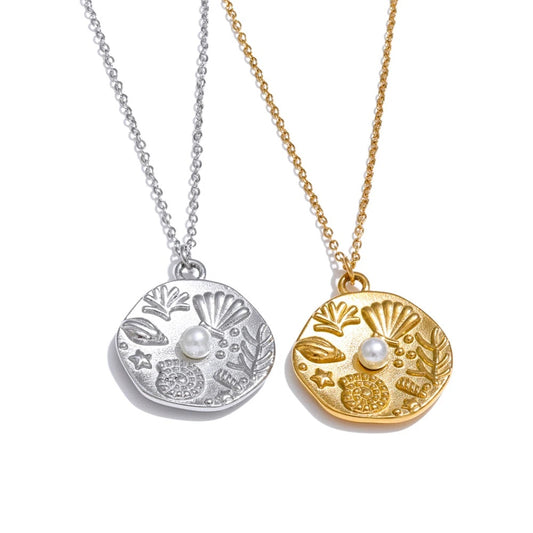 Ocean style shell conch round pendant necklace - product image