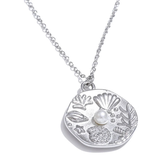 Ocean style shell conch round pendant necklace - product image
