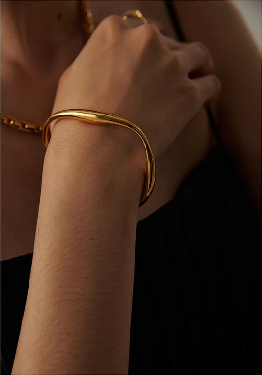 Opening contemporary minimalist texture wrist bracelet - product image