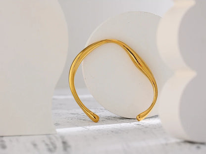 Opening contemporary minimalist texture wrist bracelet - product image