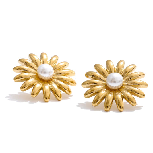 Pearl flower daily stud earrings - product image