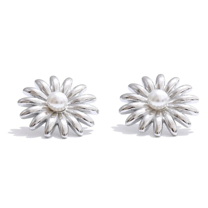 Pearl flower daily stud earrings - product image