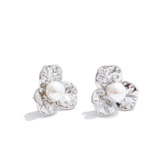 Pearl flower small plant stud earrings - product image