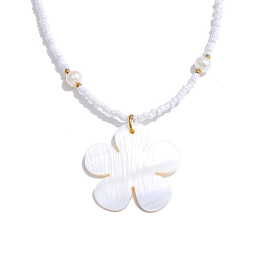 Plastic beads pearls flower pendant necklace - product image
