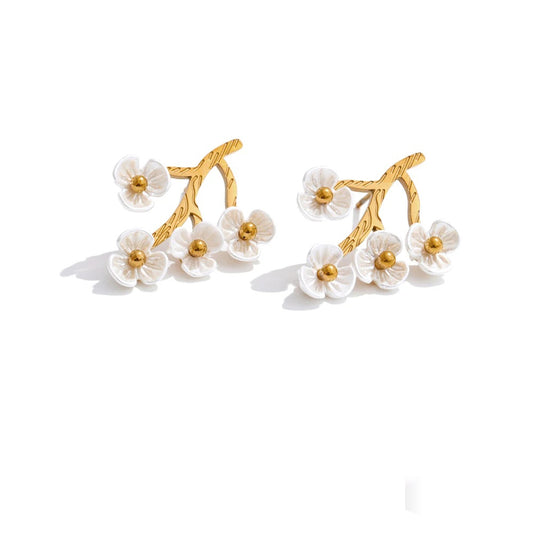 Plastic flower korean stud earrings women - product image