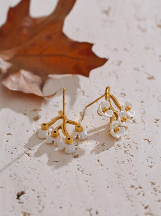 Plastic flower korean stud earrings women - product image