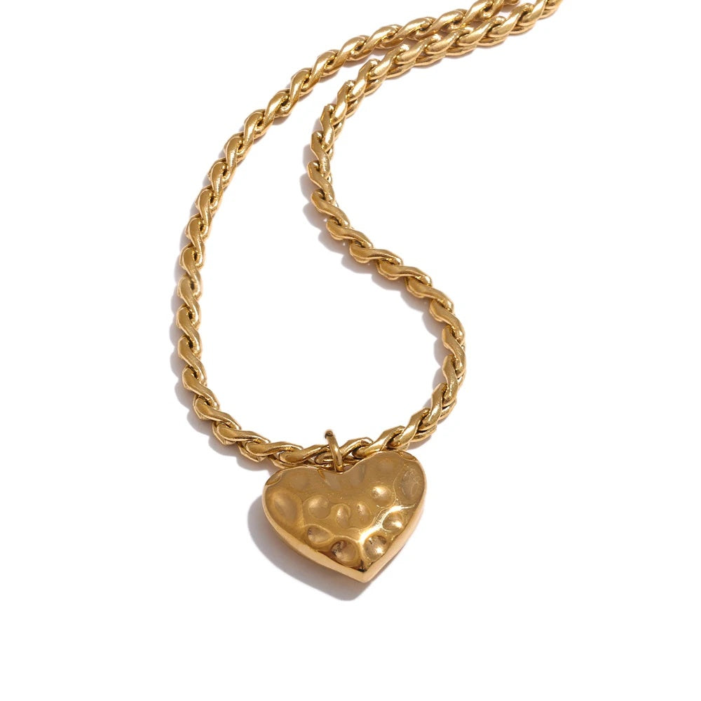 Polished heart pendant chic necklace - product image