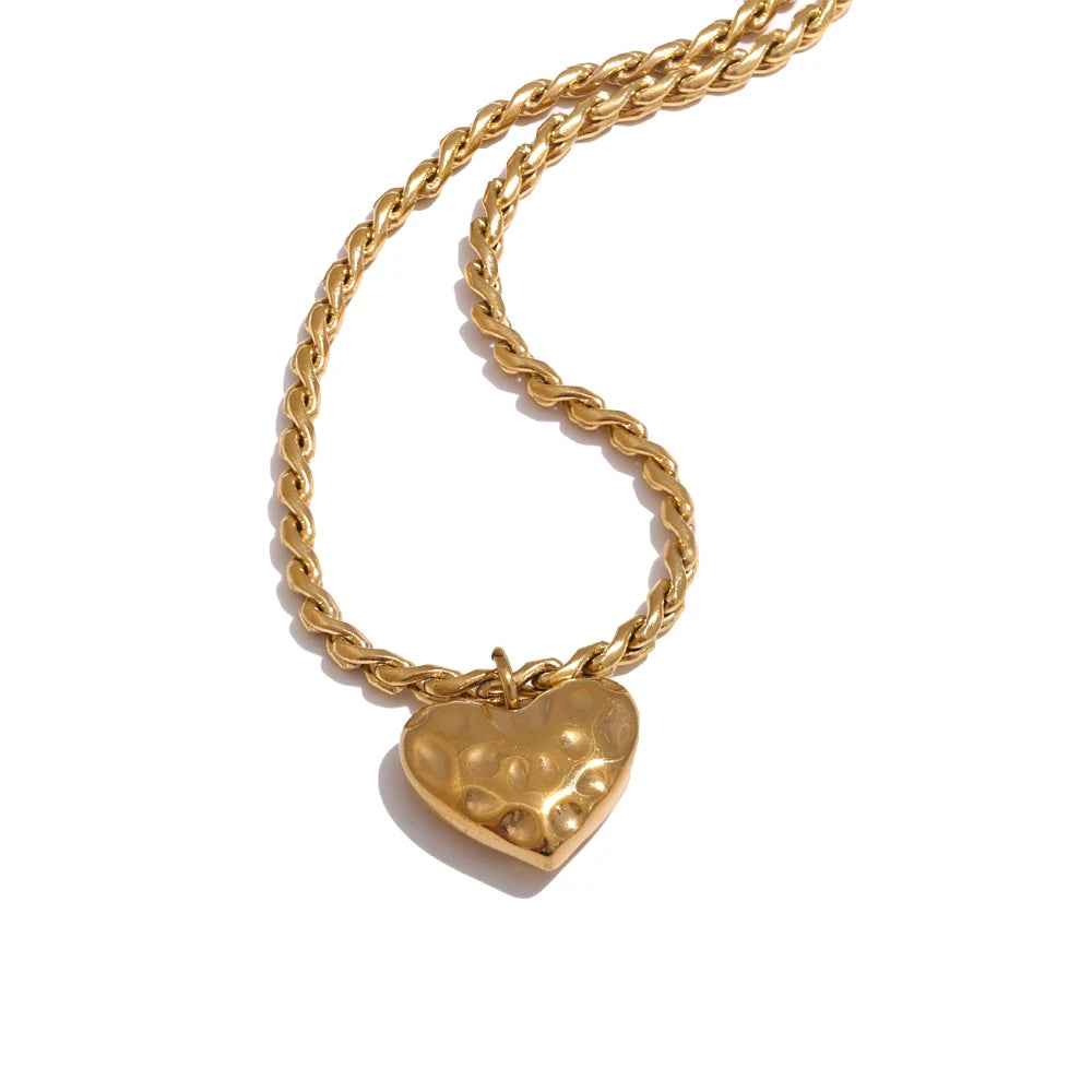 Polished heart pendant chic necklace - product image