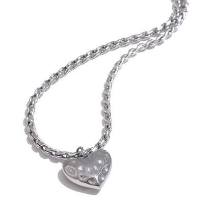 Polished heart pendant chic necklace - product image