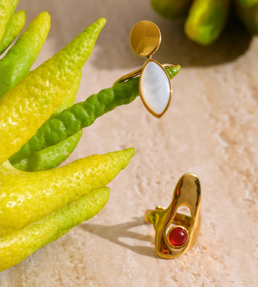 Red agate shell minimalist fashion ring - product image