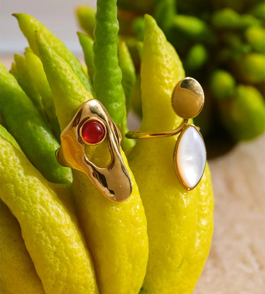 Red agate shell minimalist fashion ring - product image