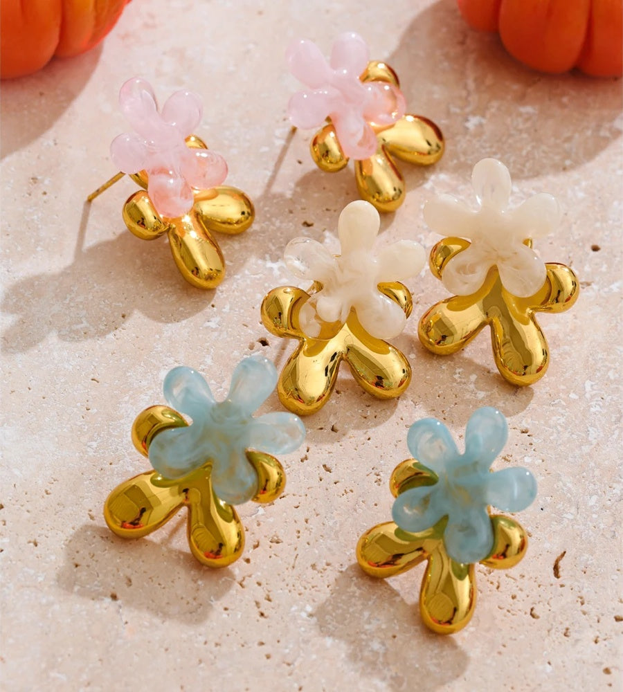 Resin acrylic flower sweet color stud earrings - product image