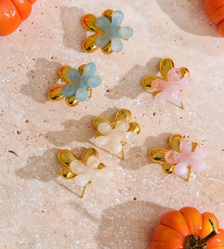 Resin acrylic flower sweet color stud earrings - product image