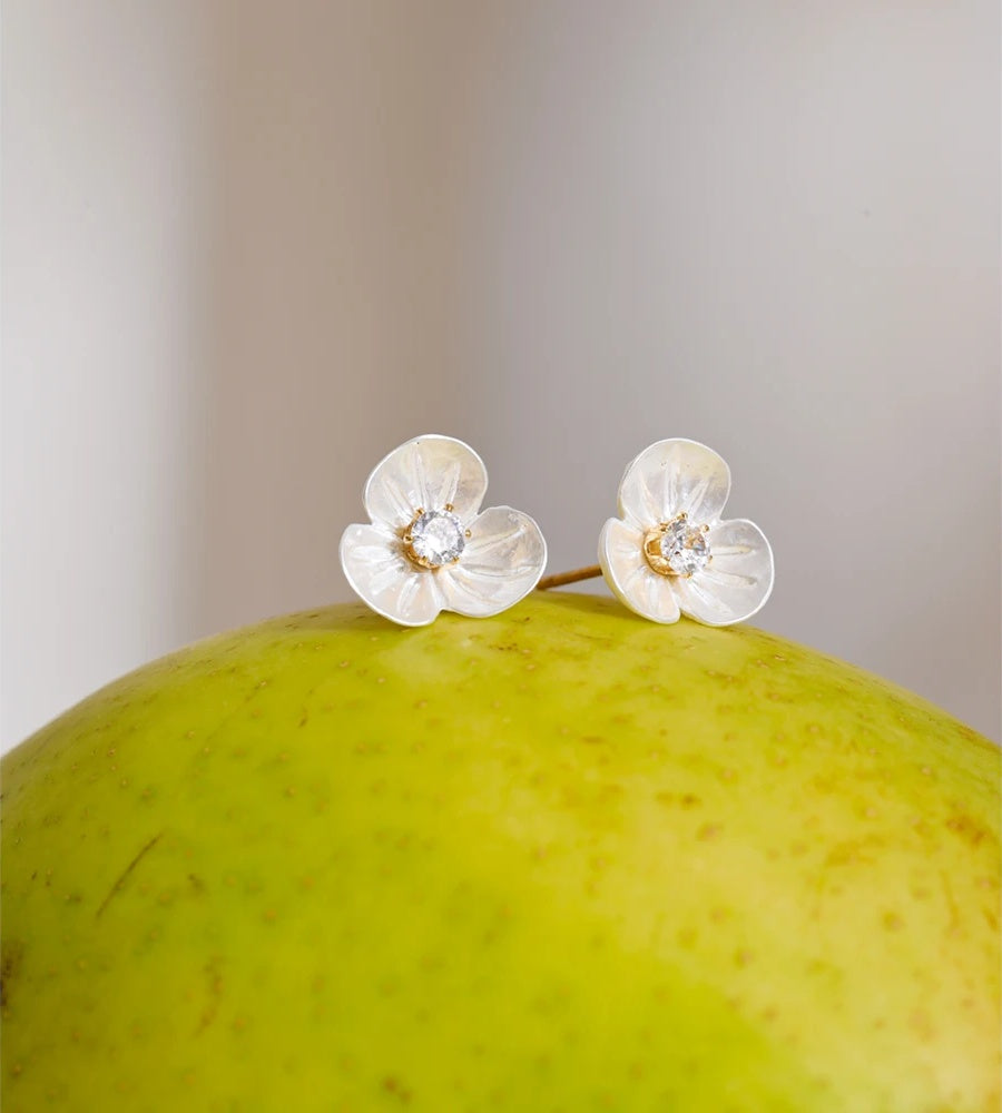 Resin zirconia flower sweet stud earrings daily - product image