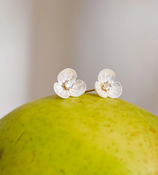Resin zirconia flower sweet stud earrings daily - product image