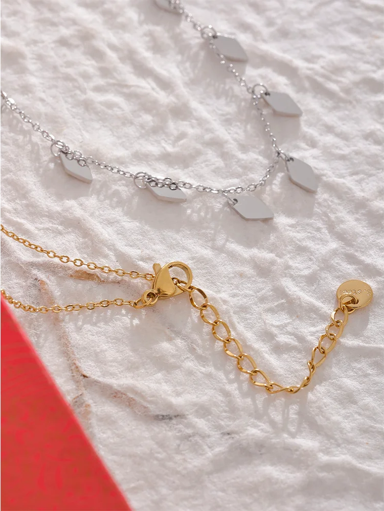 Rhombus chain drop minimalist collar pendant necklace - product image