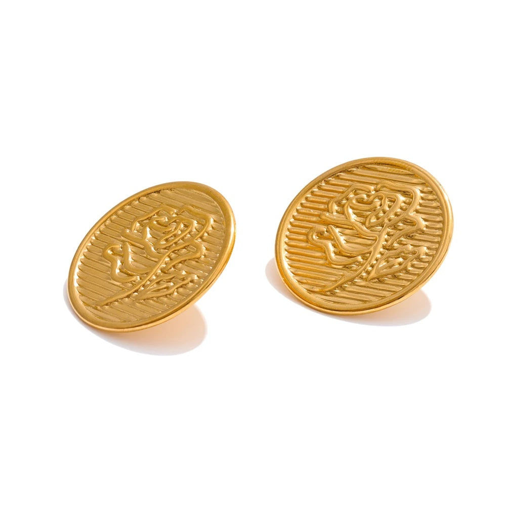 Round flower shape stud earrings - product image