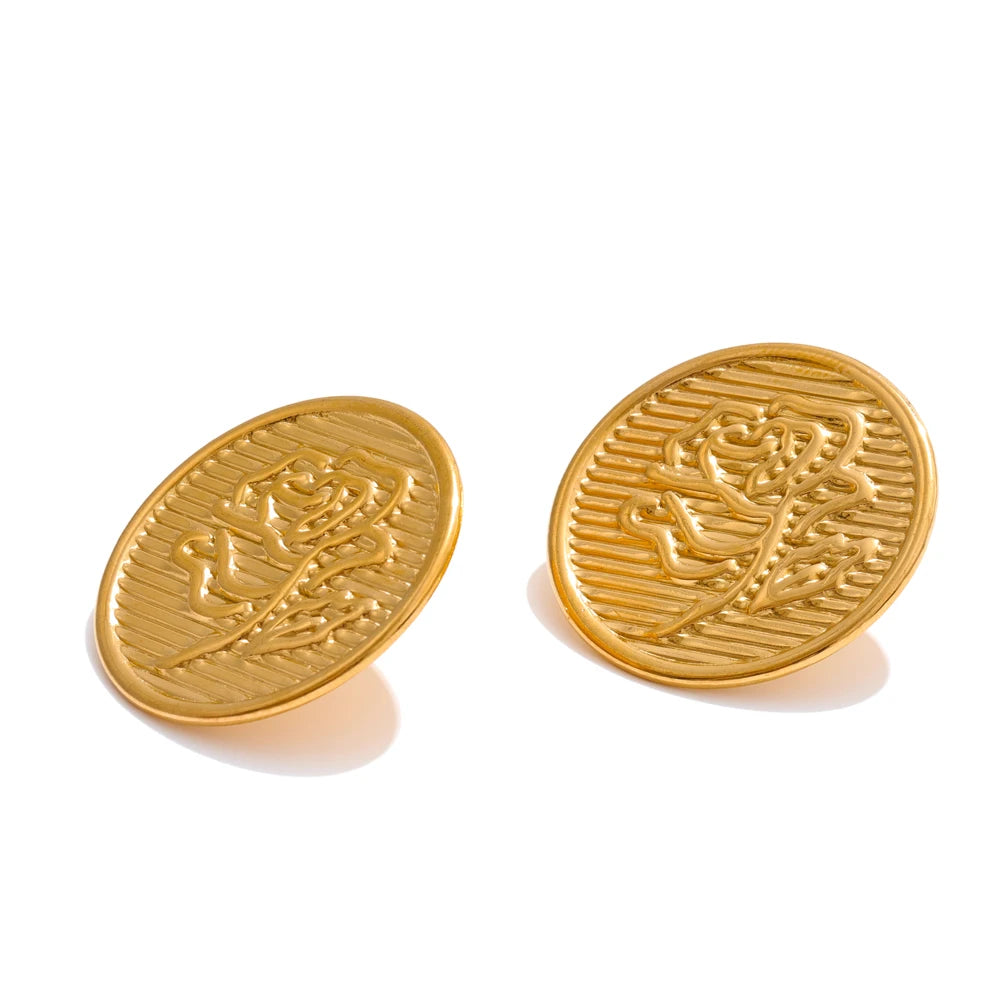 Round flower shape stud earrings - product image