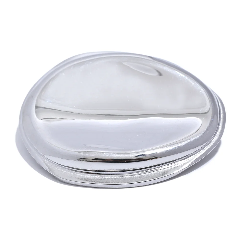 Round minimalist metal brooch accessory - product image