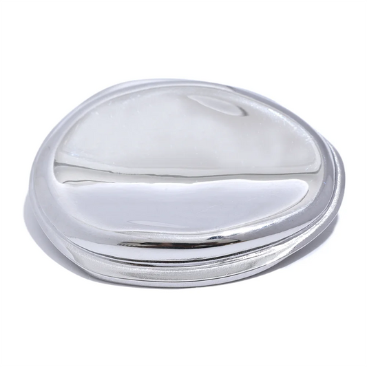 Round minimalist metal brooch accessory - product image