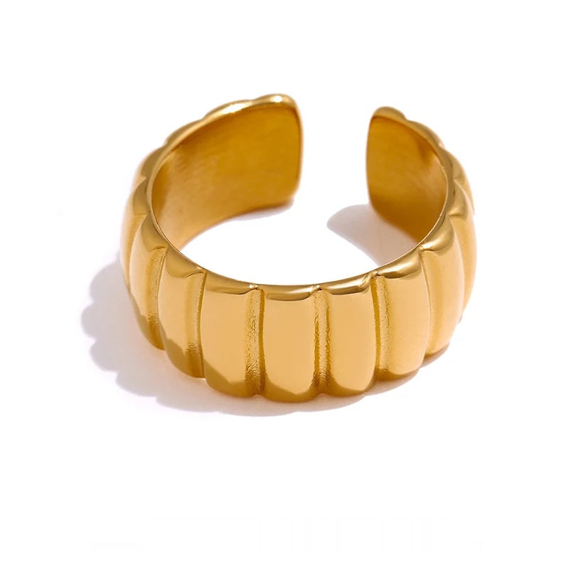 Round statement opening fashion cocktail ring - product image