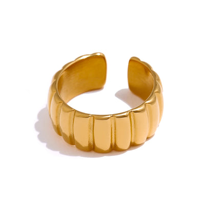 Round statement opening fashion cocktail ring - product image