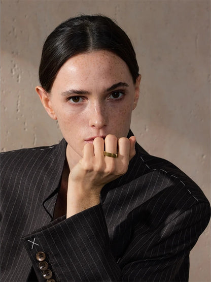 Round striped zircon minimalist fashion ring - product image