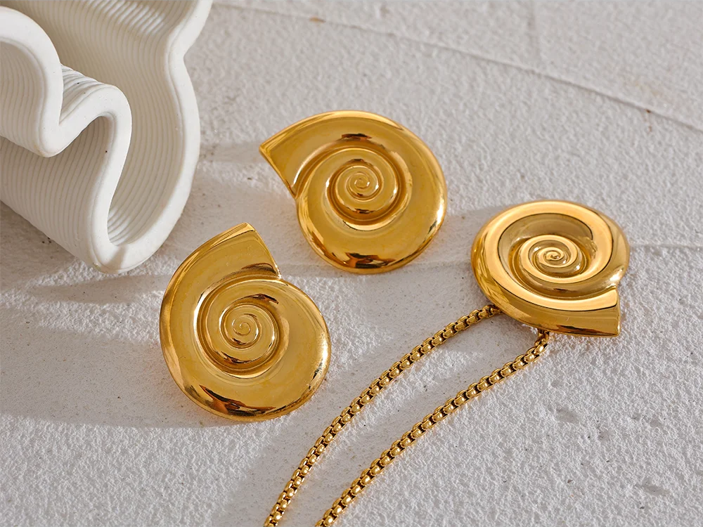 Shell conch snail pendant earrings set - product image
