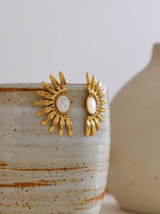 Shell flower daily push-back stud earrings - product image