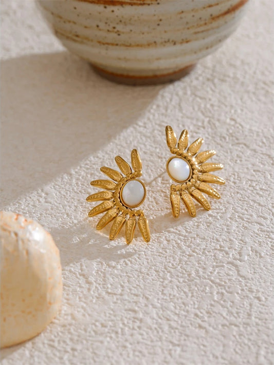 Shell flower daily push-back stud earrings - product image