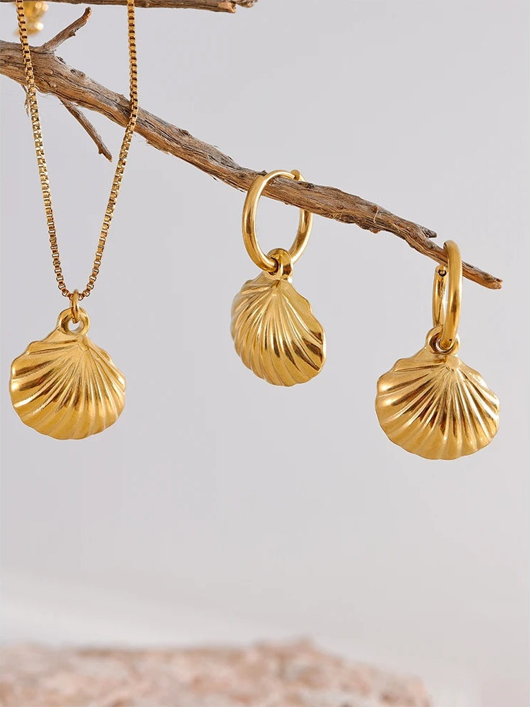 Shell necklace earrings set gold color - product image