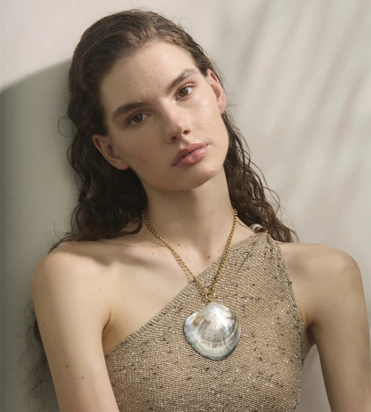 Shell pearls pendant statement necklace - product image