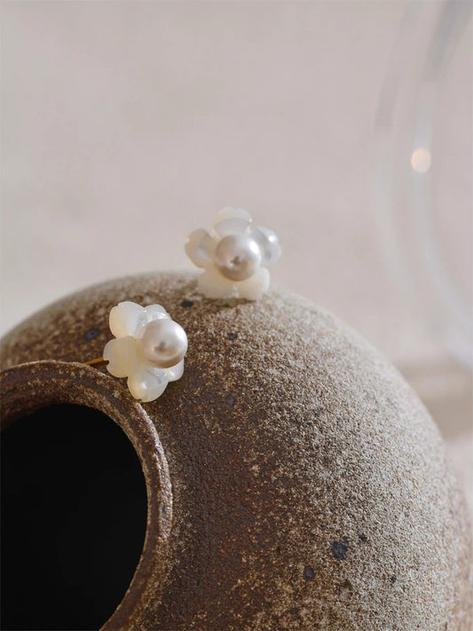 Shell simulated pearls flower stud earrings - product image