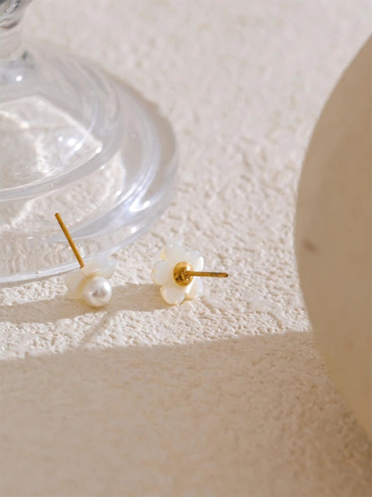 Shell simulated pearls flower stud earrings - product image
