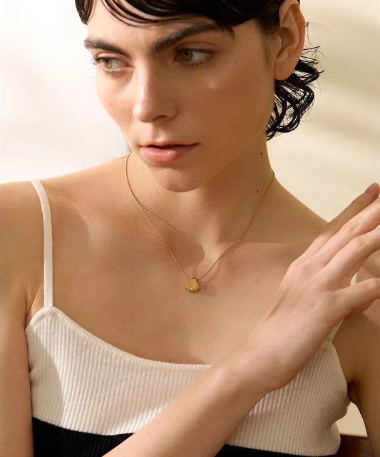 Shell statement minimalist pendant necklace - product image
