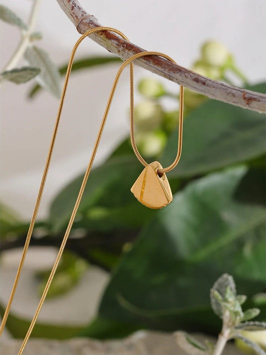 Shell statement minimalist pendant necklace - product image