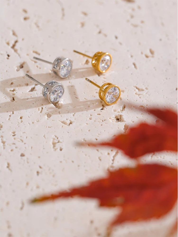 Shiny cubic zirconia round stud earrings - product image