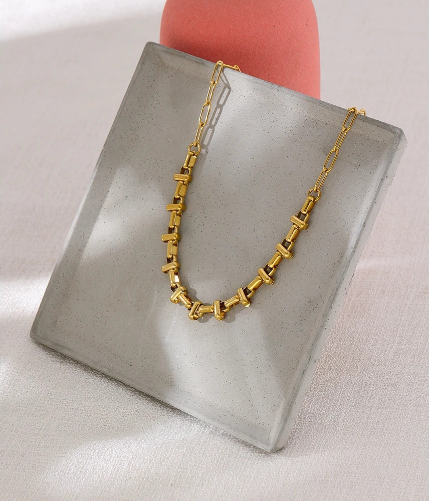 Short link chain abstract fashion necklace women - product image