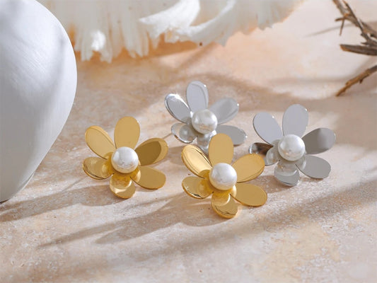 Simulated pearl flower daily trendy stud earrings - product image