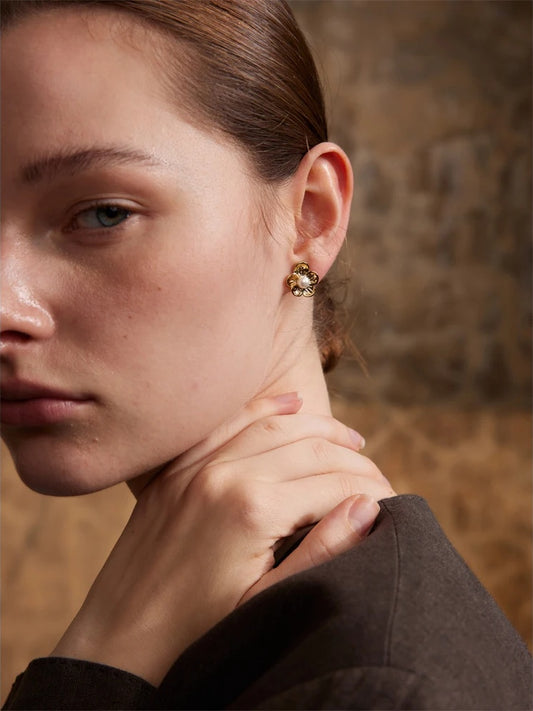Simulated pearl flower stud earrings - product image