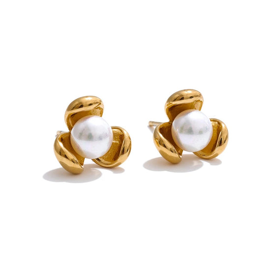 Simulated pearls flower stud earrings versatile - product image
