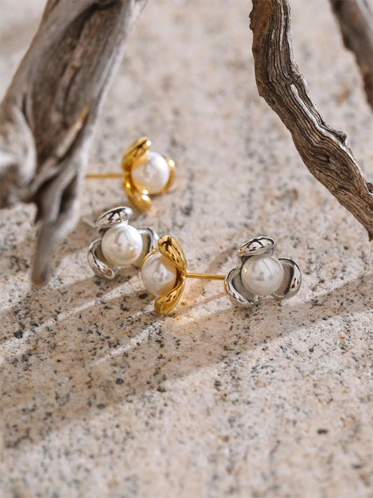 Simulated pearls flower stud earrings versatile - product image