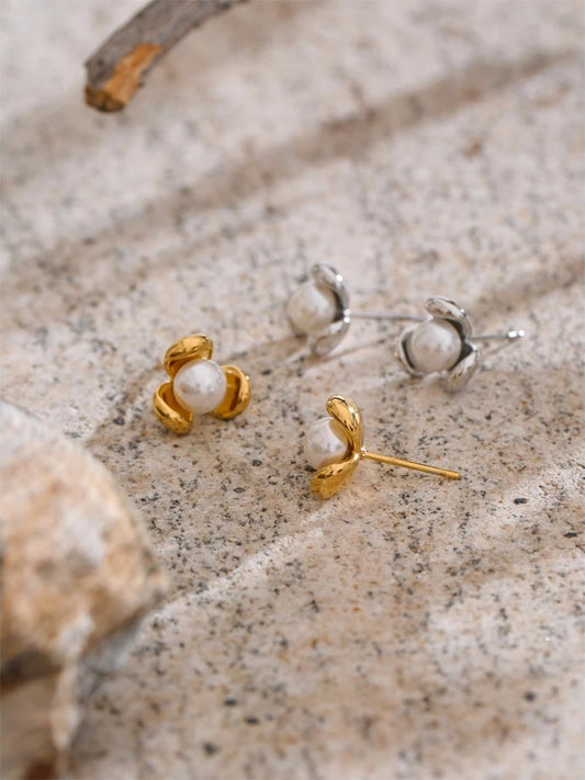 Simulated pearls flower stud earrings versatile - product image