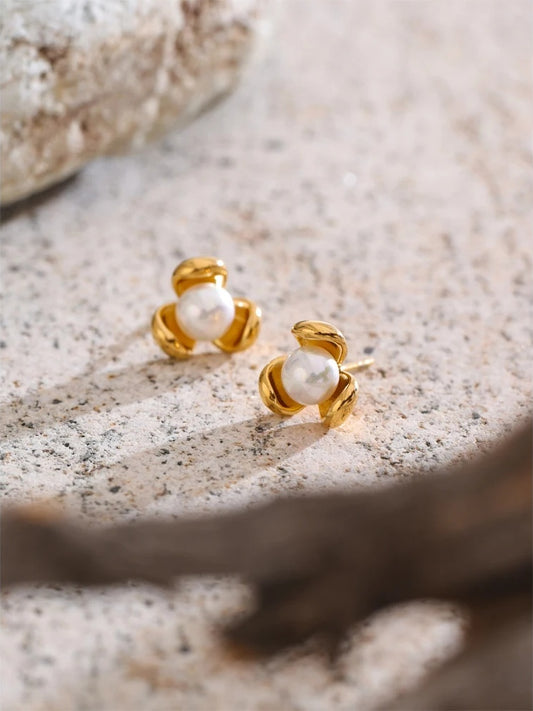 Simulated pearls flower stud earrings versatile - product image