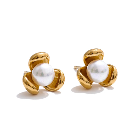 Simulated pearls flower stud earrings versatile - product image