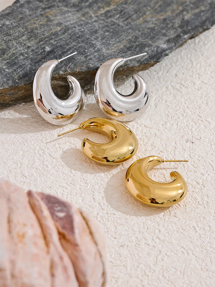 Smooth c-shape chunky fashion hoop earrings - product image