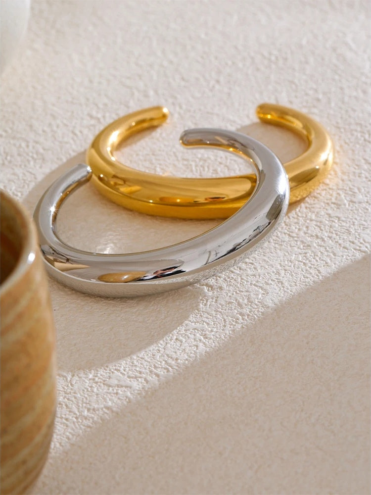 Smooth chunky open minimalist cuff bracelet - product image