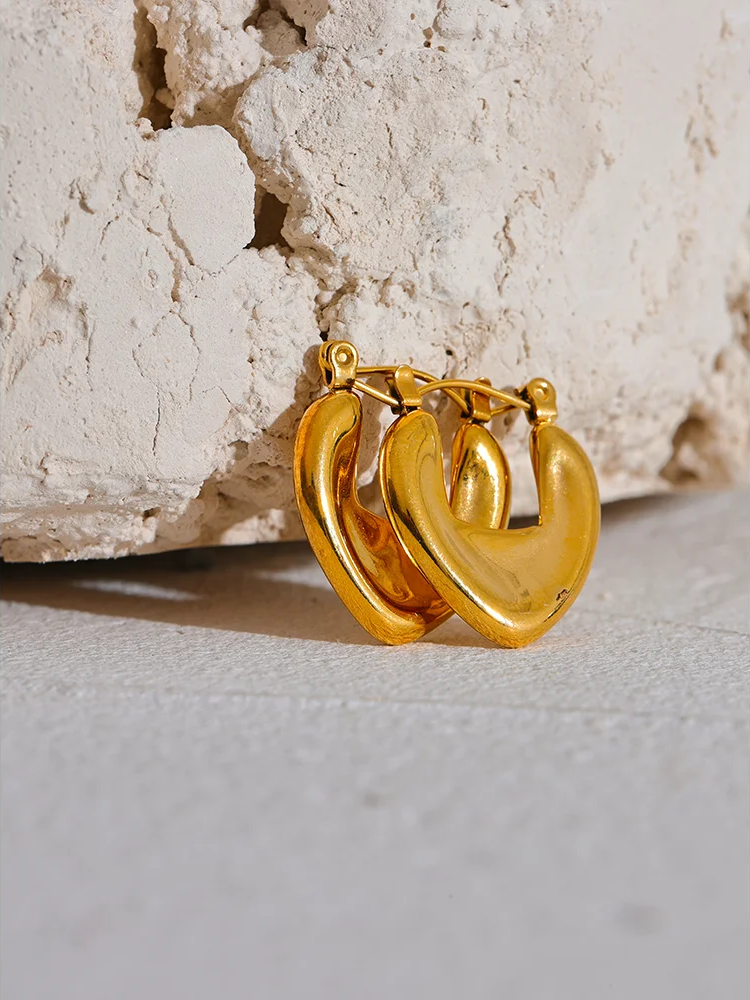 Smooth heart love chic hoop earrings - product image